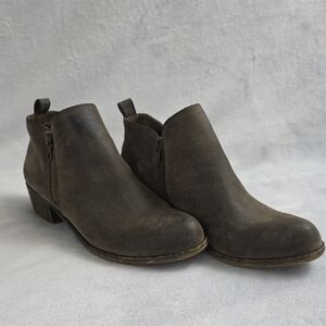 Hot Tomato Brown Ankle Booties Womens Size 8 Side Zip Low Heel Distressed Look